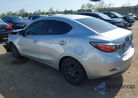 2017 Toyota Yaris Ia из США, поврежденный, VIN 3MYDLBYVXHY189084